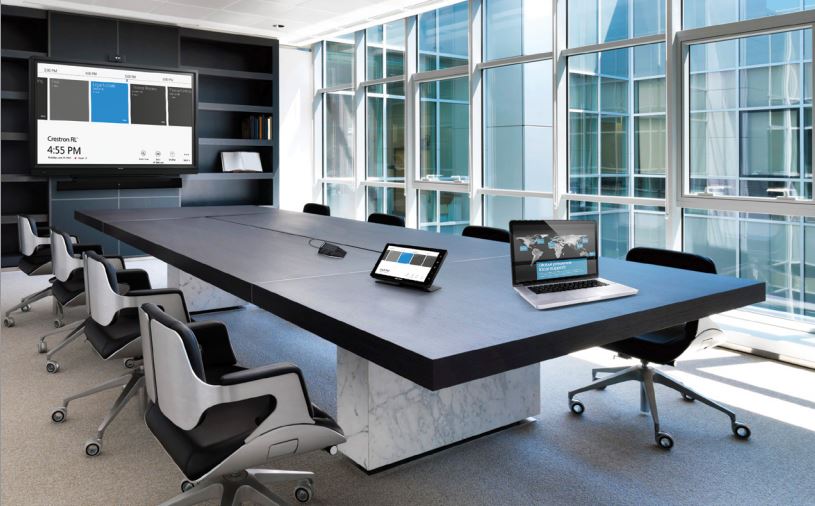 Crestron RL2 Skype for Business Room System in medium sized meeting room